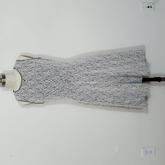 Banana Republic Chevron A-Line Midi Dress Black Ivory Size 6 - Picture 1 of 8